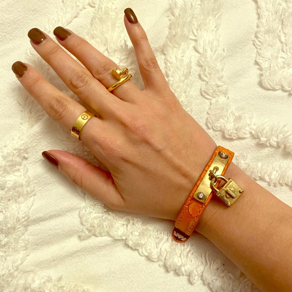 Henry bendel alligator textured bracelet